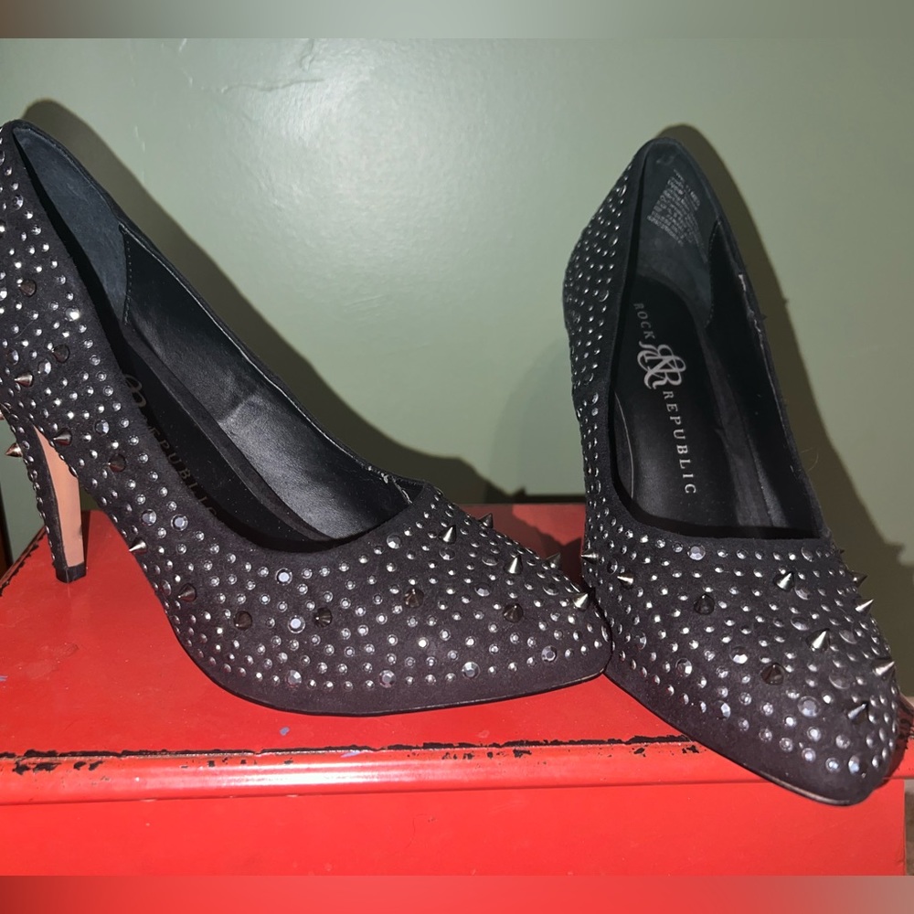 Studded black pumps